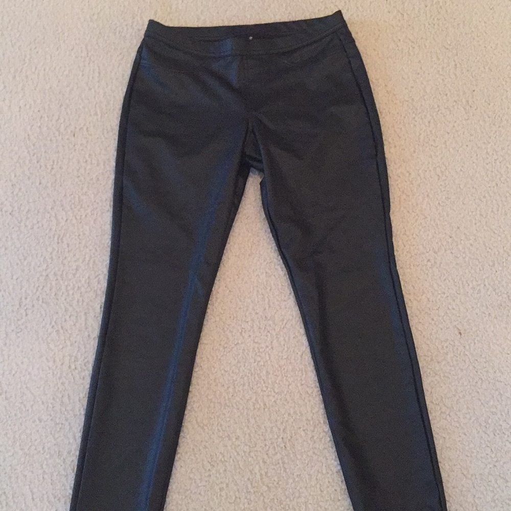 Hue faux leather black pants back pockets size S